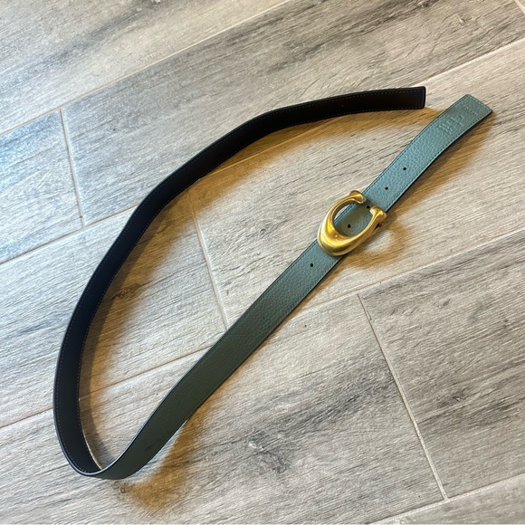 Coach Reversible Turquoise Belt Quiet Luxary
Size 34 - Picture 2 of 5